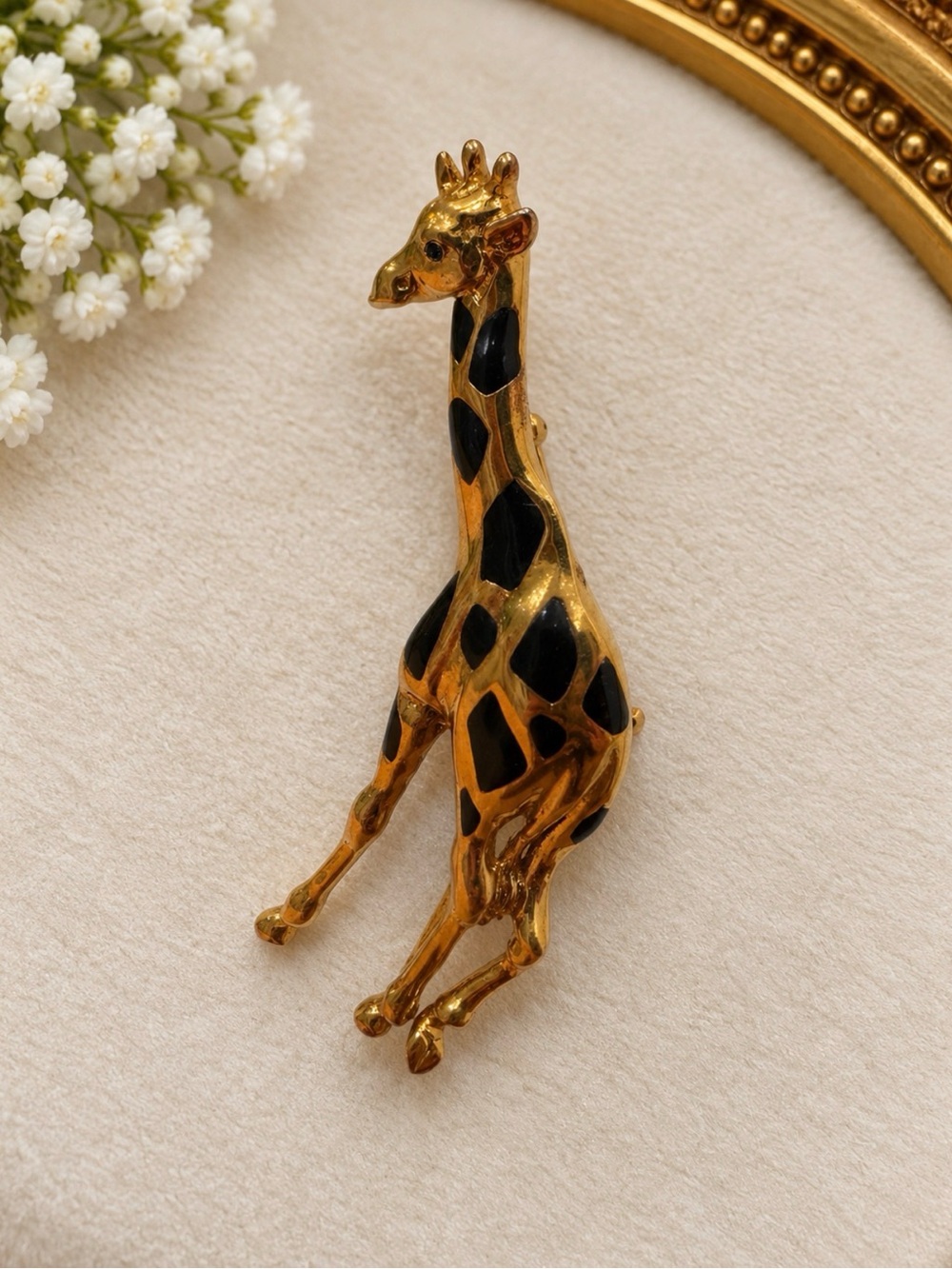 CAROLEE Signed Enamel Giraffe Brooch